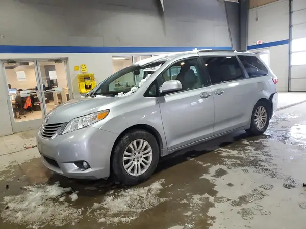 5TDYZ3DC1HS808980 2017 TOYOTA SIENNA - Image 1
