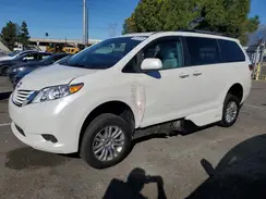 5TDYZ3DC1HS813967 2017 TOYOTA SIENNA