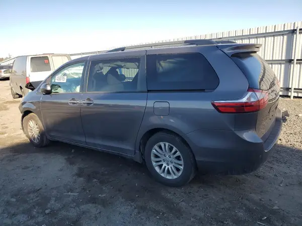 5TDYZ3DC1HS816805 2017 TOYOTA SIENNA - Image 2