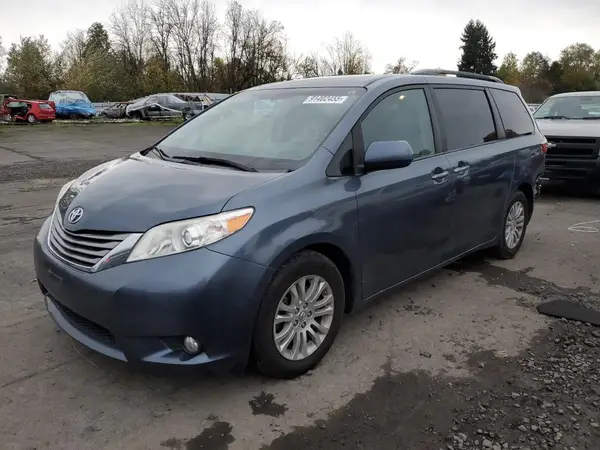 5TDYZ3DC1HS818022 2017 TOYOTA SIENNA - Image 1