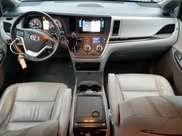 5TDYZ3DC1HS818022 2017 TOYOTA SIENNA - Image 8