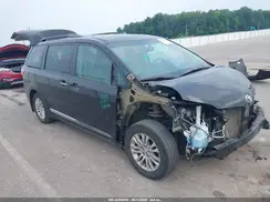 5TDYZ3DC1HS818506 2017 TOYOTA SIENNA