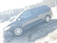 5TDYZ3DC1HS825620 2017 TOYOTA SIENNA
