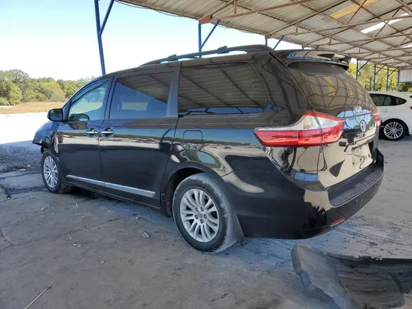 5TDYZ3DC1HS826542 2017 TOYOTA SIENNA - Image 2