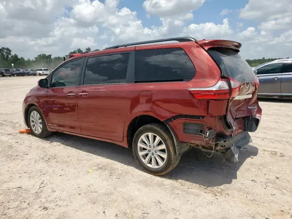 5TDYZ3DC1HS827867 2017 TOYOTA SIENNA - Image 2