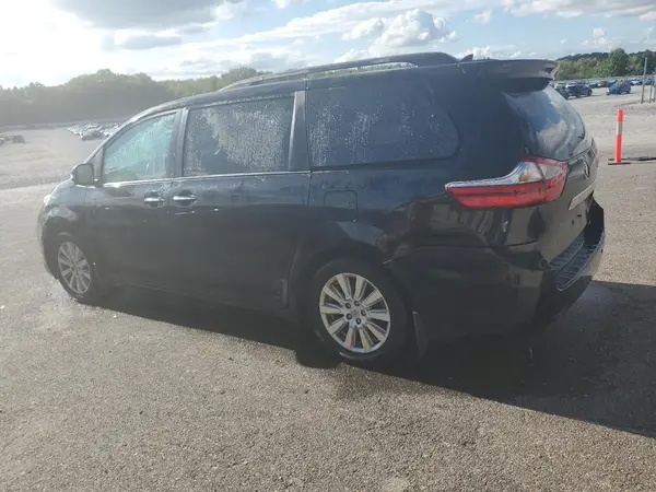 5TDYZ3DC1HS835029 2017 TOYOTA SIENNA - Image 2