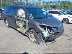 5TDYZ3DC1HS835161 2017 TOYOTA SIENNA