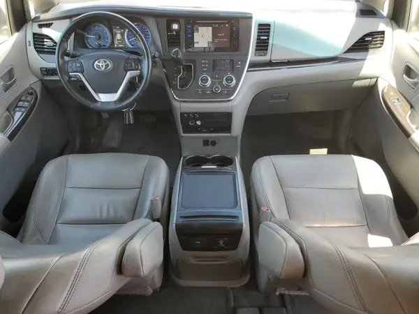 5TDYZ3DC1HS838612 2017 TOYOTA SIENNA - Image 8