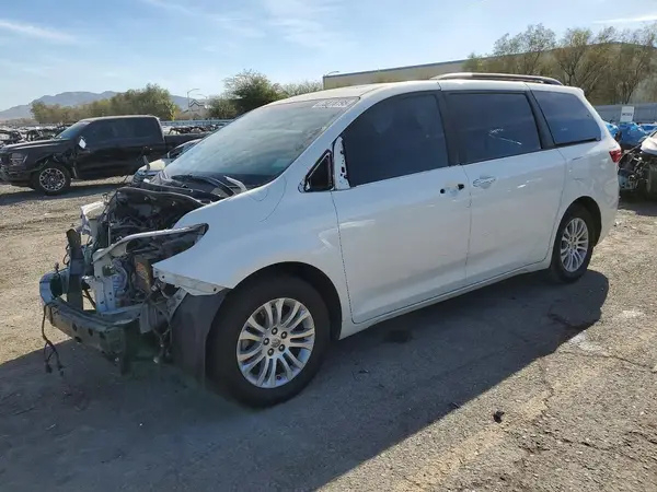 5TDYZ3DC1HS839341 2017 TOYOTA SIENNA - Image 1