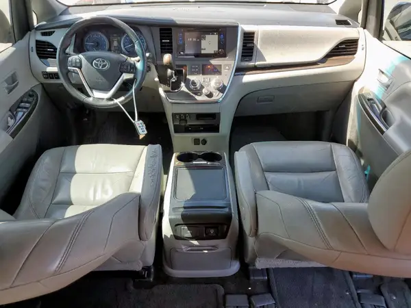5TDYZ3DC1HS849075 2017 TOYOTA SIENNA - Image 8