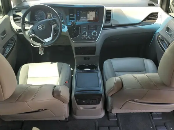 5TDYZ3DC1HS860254 2017 TOYOTA SIENNA - Image 8