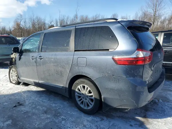5TDYZ3DC1HS871769 2017 TOYOTA SIENNA - Image 2