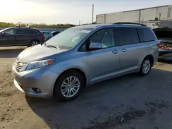 5TDYZ3DC1HS880696 2017 TOYOTA SIENNA