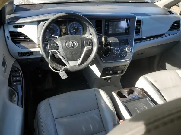 5TDYZ3DC1HS883064 2017 TOYOTA SIENNA - Image 8