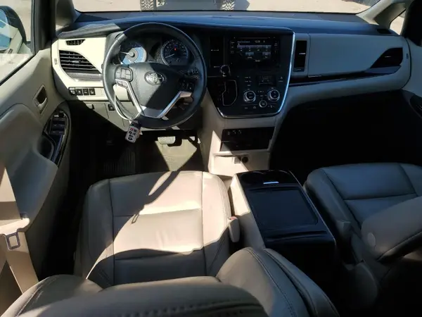 5TDYZ3DC1HS885185 2017 TOYOTA SIENNA - Image 8