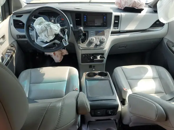 5TDYZ3DC1HS886708 2017 TOYOTA SIENNA - Image 8