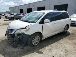 5TDYZ3DC1HS887910 2017 TOYOTA SIENNA