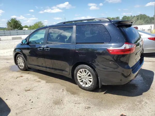 5TDYZ3DC1HS890063 2017 TOYOTA SIENNA - Image 2