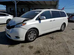 5TDYZ3DC1HS893495 2017 TOYOTA SIENNA