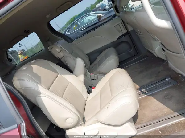 5TDYZ3DC1HS897384 2017 TOYOTA SIENNA - Image 8
