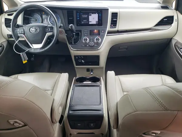 5TDYZ3DC1HS898650 2017 TOYOTA SIENNA - Image 8