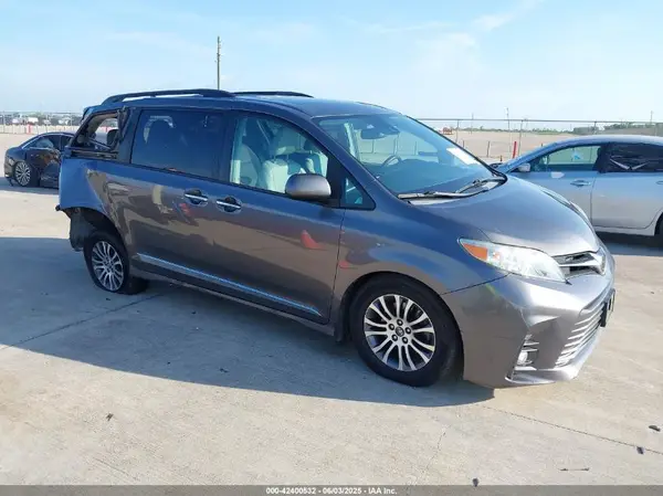 5TDYZ3DC1JS904646 2018 TOYOTA SIENNA - Image 1