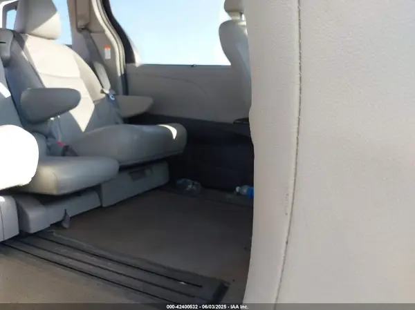 5TDYZ3DC1JS904646 2018 TOYOTA SIENNA - Image 8