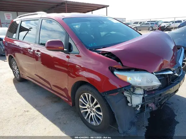 5TDYZ3DC1JS909295 2018 TOYOTA SIENNA - Image 1