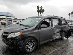 5TDYZ3DC1JS912231 2018 TOYOTA SIENNA