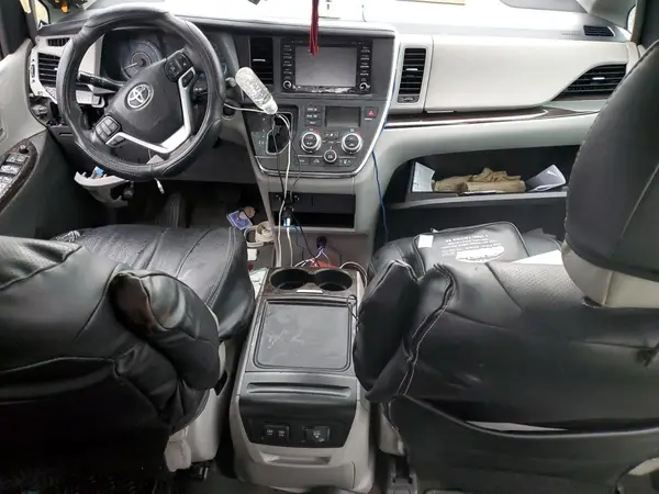 5TDYZ3DC1JS912231 2018 TOYOTA SIENNA - Image 8
