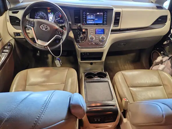 5TDYZ3DC1JS915999 2018 TOYOTA SIENNA - Image 8
