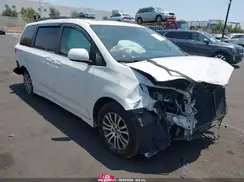 5TDYZ3DC1JS916876 2018 TOYOTA SIENNA