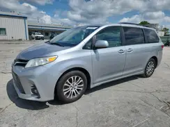 5TDYZ3DC1JS917624 2018 TOYOTA SIENNA