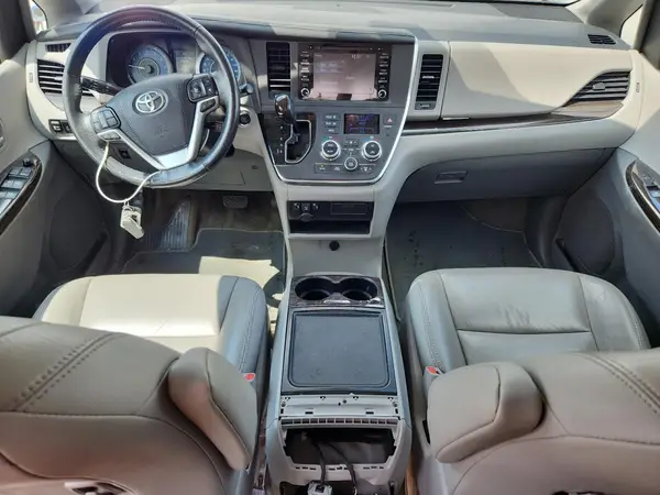 5TDYZ3DC1JS917624 2018 TOYOTA SIENNA - Image 8