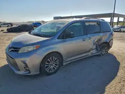 5TDYZ3DC1JS917980 2018 TOYOTA SIENNA