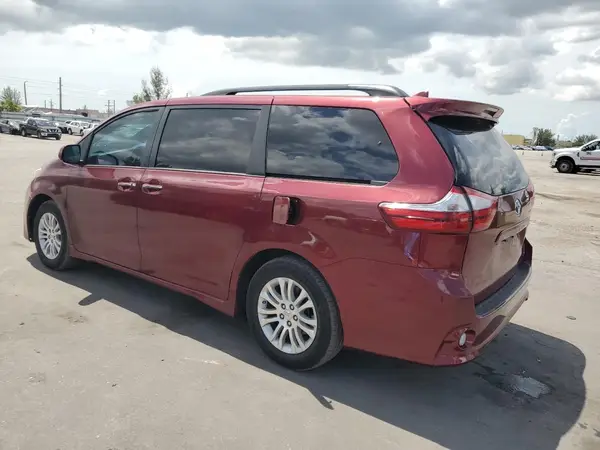 5TDYZ3DC1JS919082 2018 TOYOTA SIENNA - Image 2