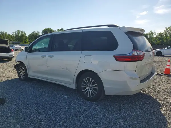 5TDYZ3DC1JS924220 2018 TOYOTA SIENNA - Image 2