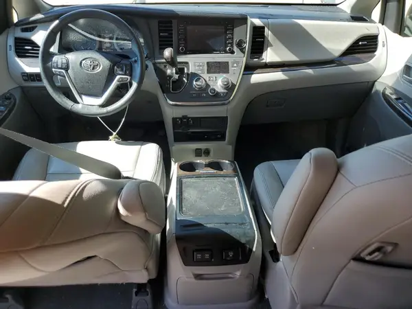 5TDYZ3DC1JS925299 2018 TOYOTA SIENNA - Image 8