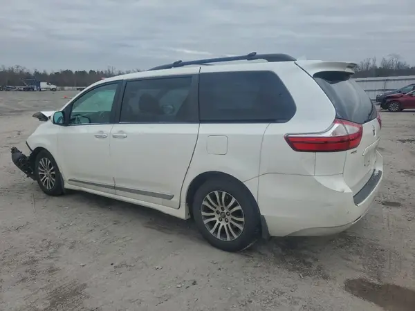 5TDYZ3DC1JS931037 2018 TOYOTA SIENNA - Image 2
