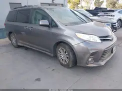 5TDYZ3DC1JS932012 2018 TOYOTA SIENNA