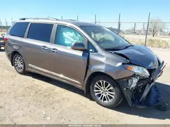5TDYZ3DC1JS942460 2018 TOYOTA SIENNA