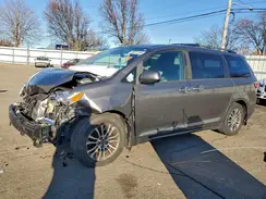 5TDYZ3DC1JS944631 2018 TOYOTA SIENNA