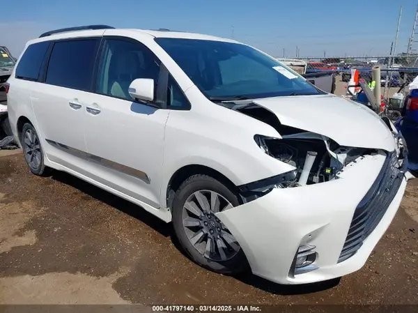 5TDYZ3DC1JS946752 2018 TOYOTA SIENNA - Image 1