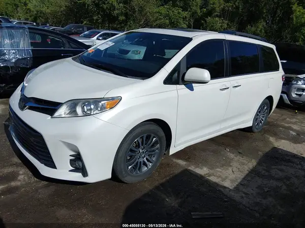 5TDYZ3DC1JS951286 2018 TOYOTA SIENNA - Image 2