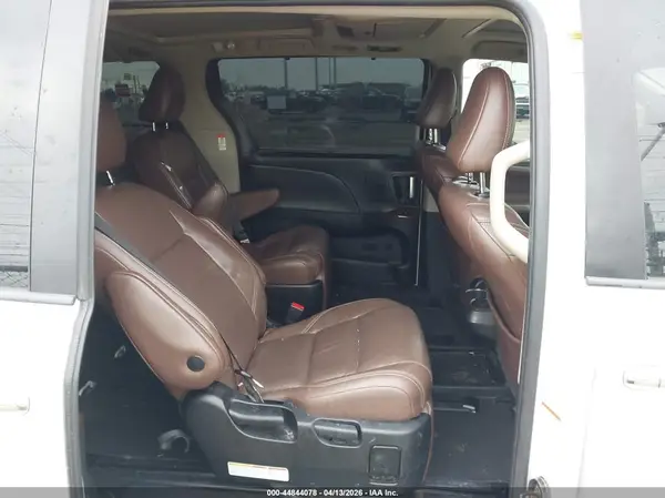 5TDYZ3DC1JS953247 2018 TOYOTA SIENNA - Image 8