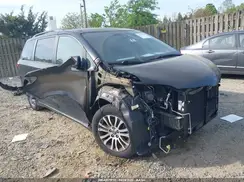 5TDYZ3DC1JS953619 2018 TOYOTA SIENNA