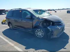 5TDYZ3DC1JS954916 2018 TOYOTA SIENNA