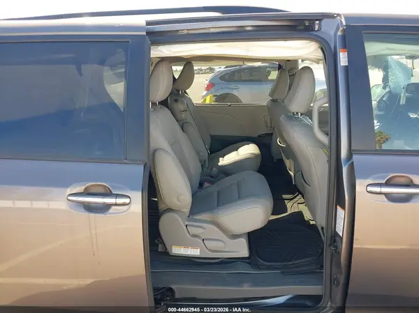 5TDYZ3DC1JS954916 2018 TOYOTA SIENNA - Image 8
