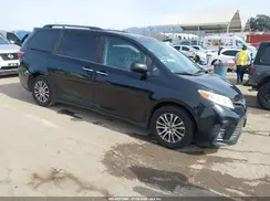 5TDYZ3DC1JS956228 2018 TOYOTA SIENNA