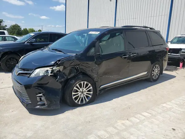 5TDYZ3DC1JS957640 2018 TOYOTA SIENNA - Image 1